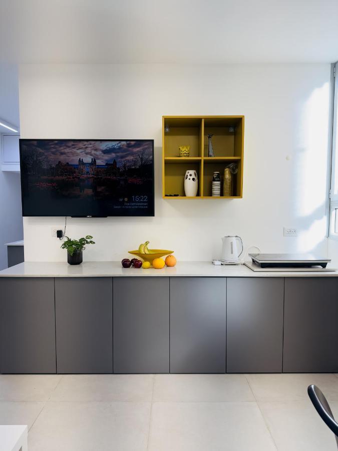 Amazing 2Rooms Apt In Bat Yam - Step By The Beach Ngoại thất bức ảnh