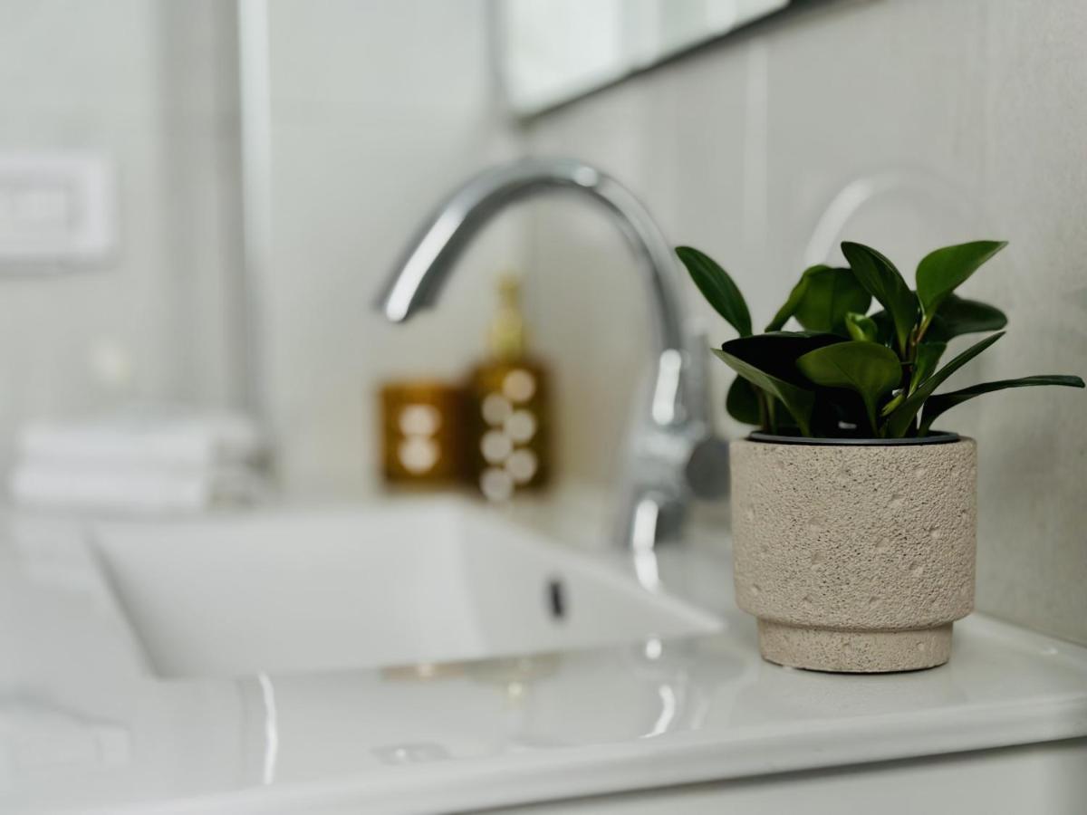 Amazing 2Rooms Apt In Bat Yam - Step By The Beach Ngoại thất bức ảnh
