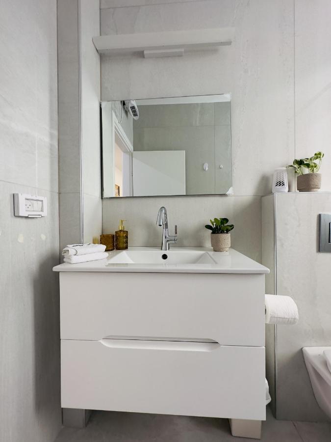 Amazing 2Rooms Apt In Bat Yam - Step By The Beach Ngoại thất bức ảnh